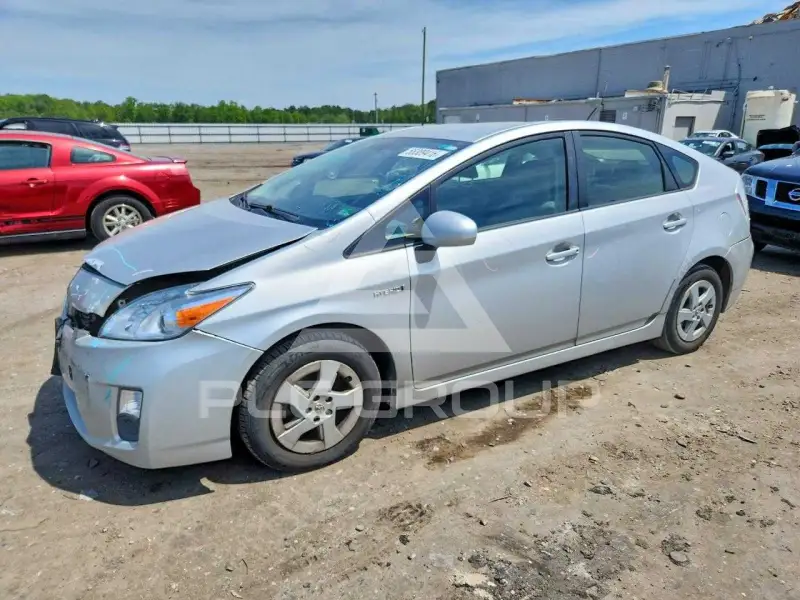 2011 Toyota PRIUS фото