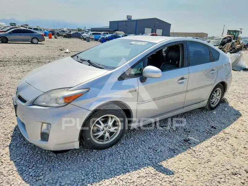 2011 Toyota PRIUS фото