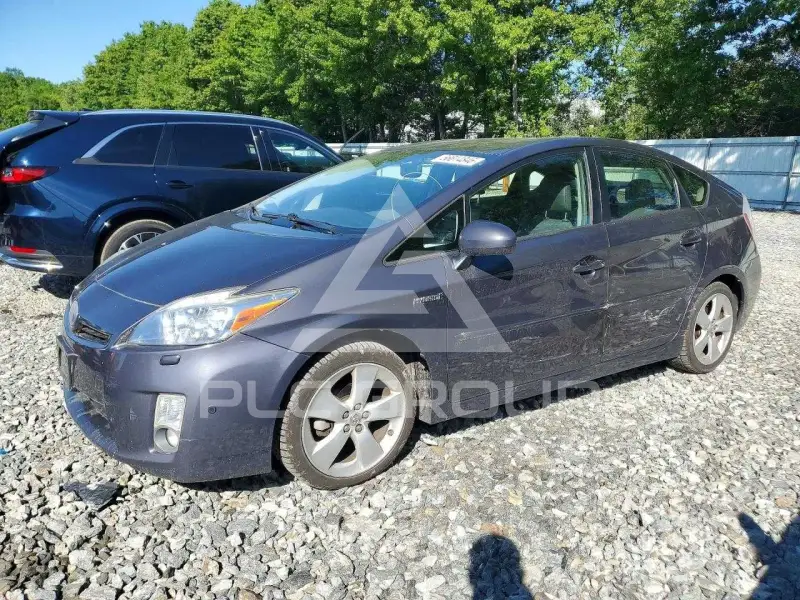 2011 Toyota PRIUS фото
