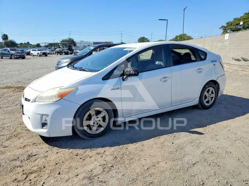 2011 Toyota PRIUS фото