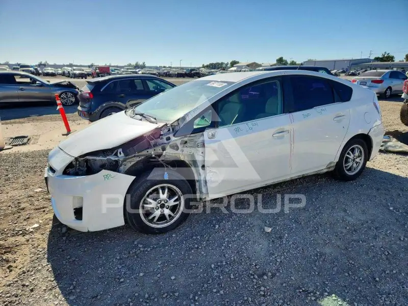 2011 Toyota PRIUS фото