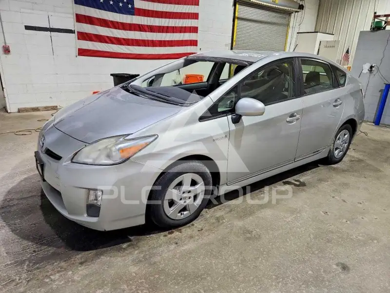2011 Toyota PRIUS фото