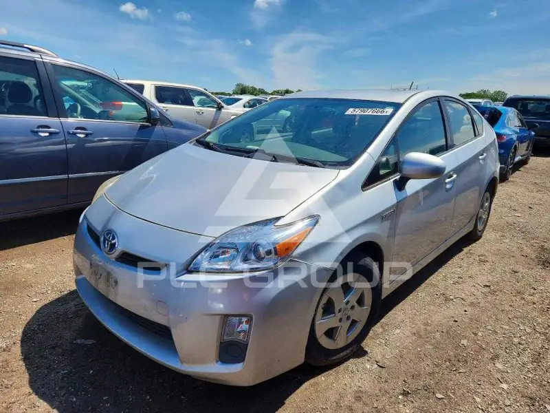 2011 Toyota PRIUS фото