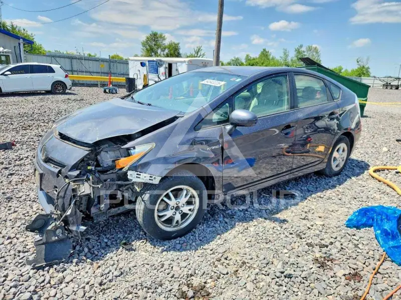 2011 Toyota PRIUS фото
