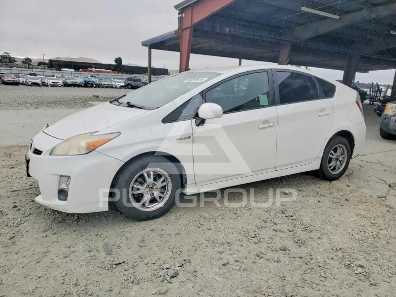 2011 Toyota PRIUS фото