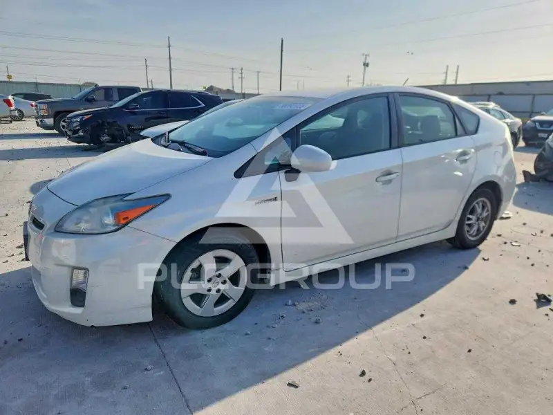 2011 Toyota PRIUS фото