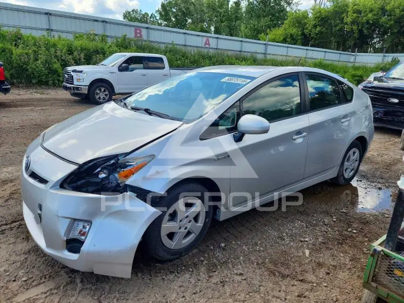 2011 Toyota PRIUS фото
