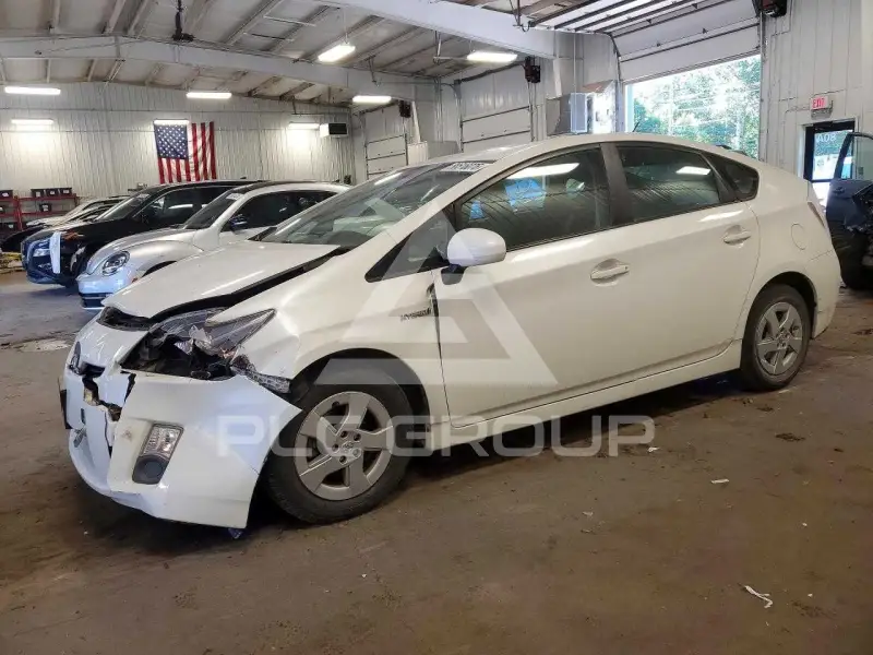 2011 Toyota PRIUS фото