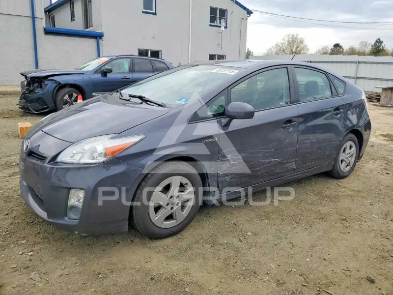 2011 Toyota PRIUS фото
