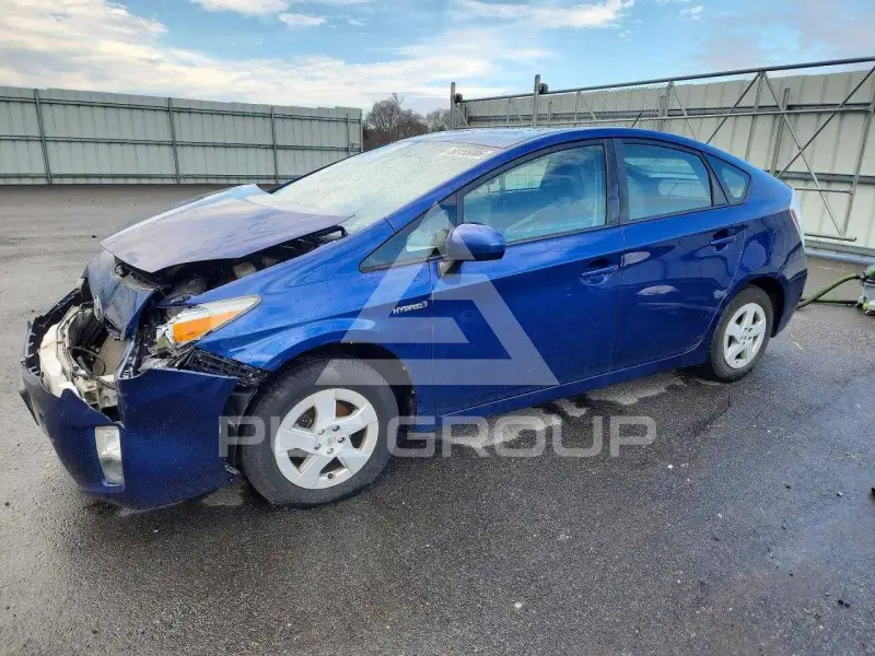 2011 Toyota PRIUS фото