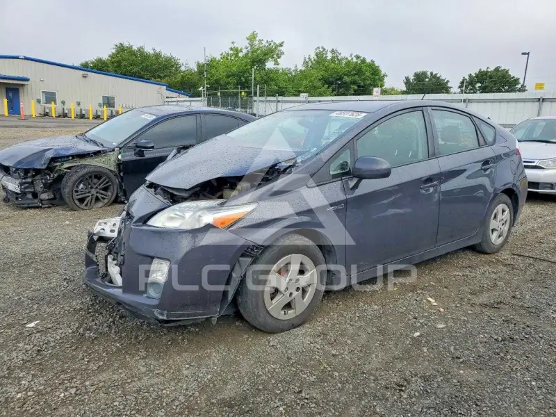 2011 Toyota PRIUS фото