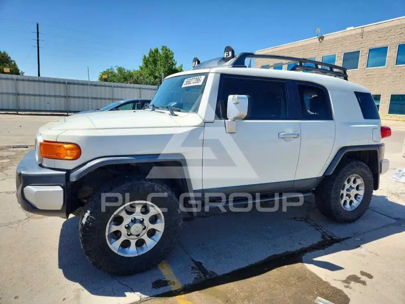 2011 Toyota FJ Cruiser фото