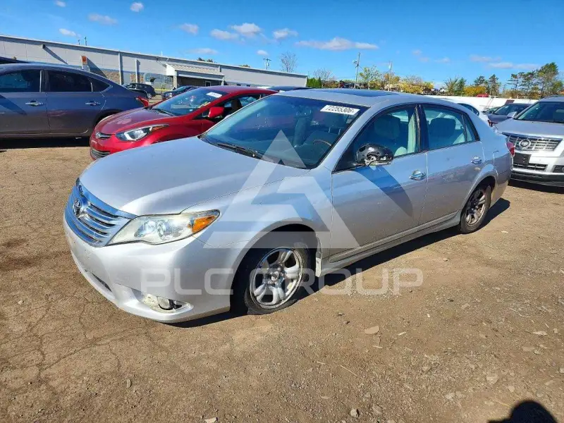 2011 Toyota AVALON photo