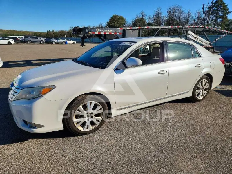 2011 Toyota AVALON фото
