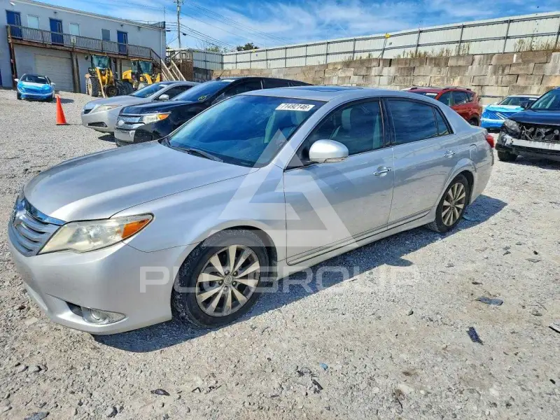 2011 Toyota AVALON photo