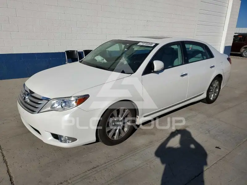 2011 Toyota AVALON photo