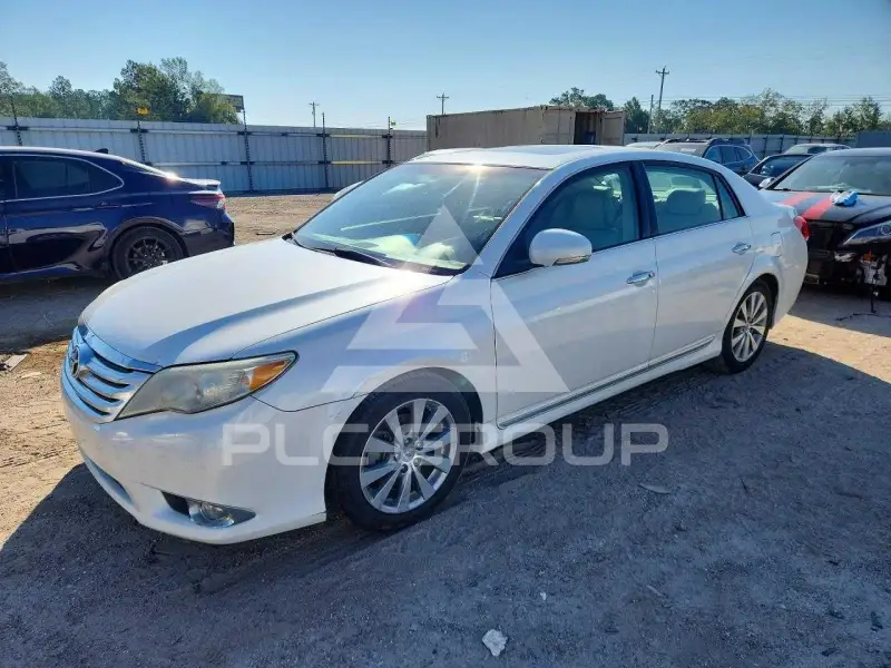 2011 Toyota AVALON фото