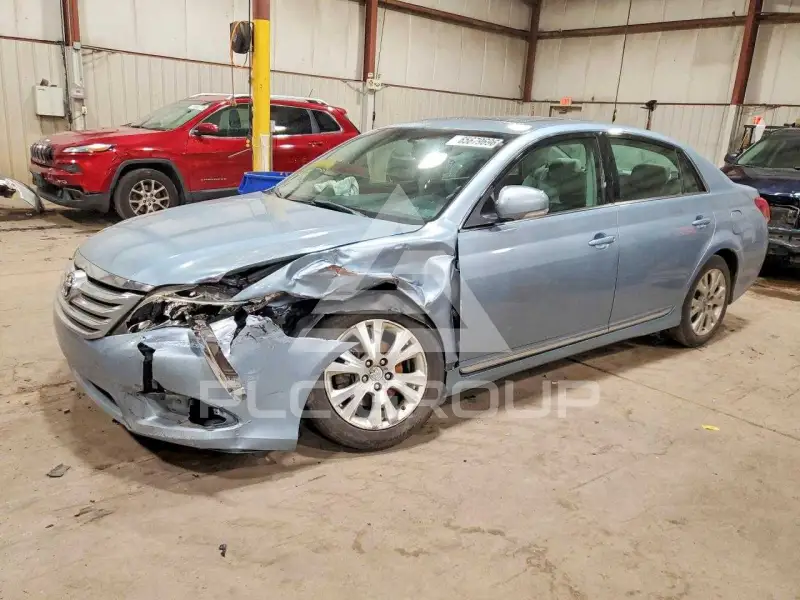 2011 Toyota AVALON фото