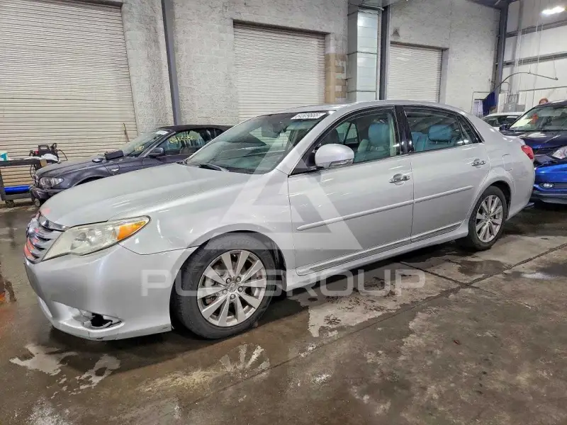 2011 Toyota AVALON фото
