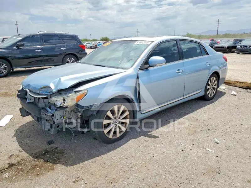 2011 Toyota AVALON photo