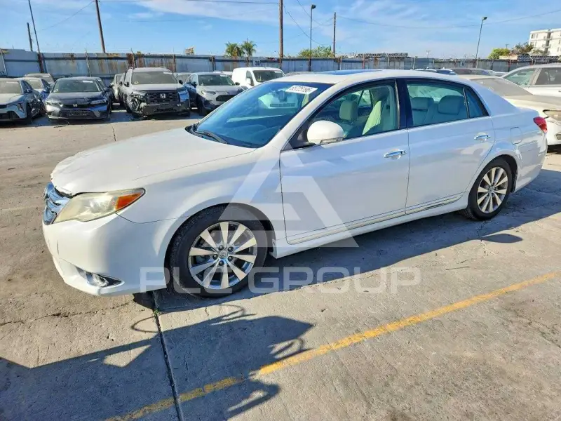 2011 Toyota AVALON photo