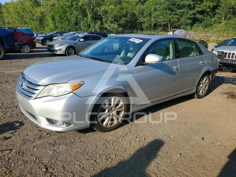 2011 Toyota AVALON photo