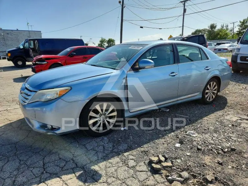 2011 Toyota AVALON photo