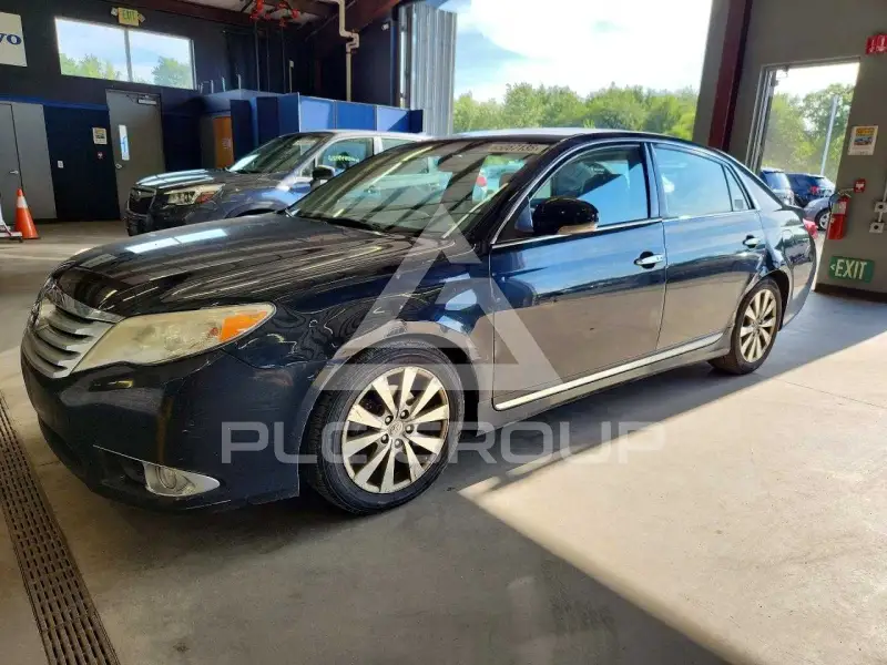 2011 Toyota AVALON photo