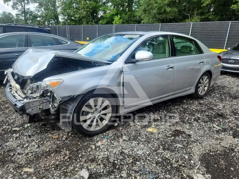 2011 Toyota AVALON фото