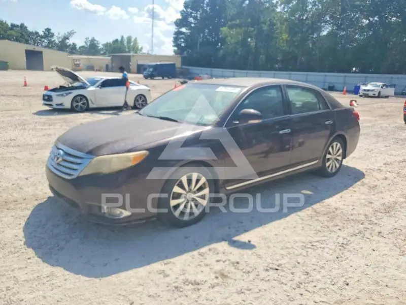 2011 Toyota AVALON фото