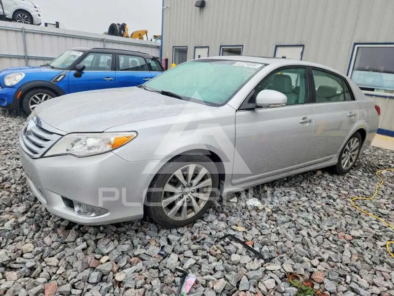 2011 Toyota AVALON photo