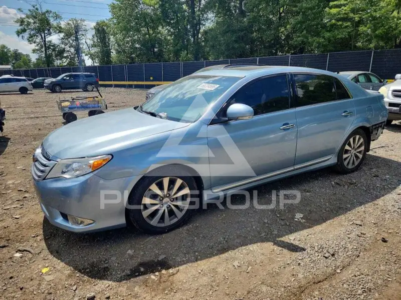 2011 Toyota AVALON фото