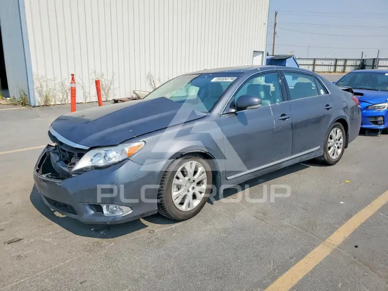 2011 Toyota AVALON photo