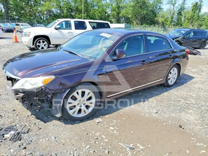 2011 Toyota AVALON фото