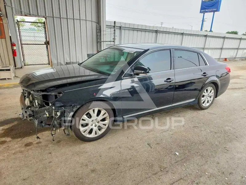 2011 Toyota AVALON фото