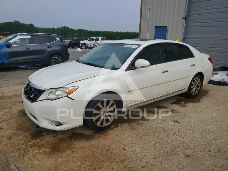 2011 Toyota AVALON photo