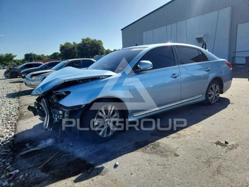 2011 Toyota AVALON photo