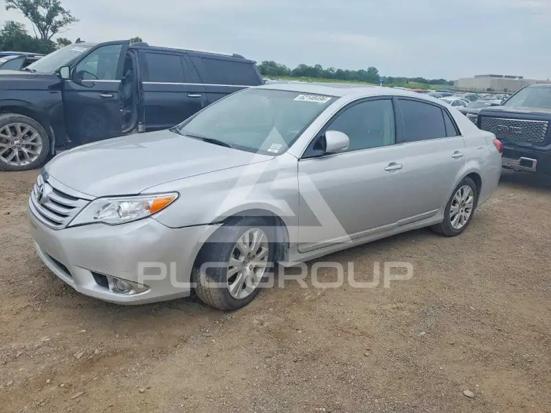 2011 Toyota AVALON фото