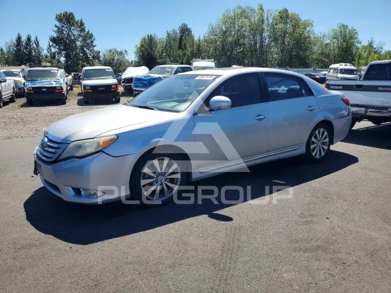 2011 Toyota AVALON фото