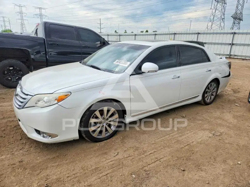 2011 Toyota AVALON photo