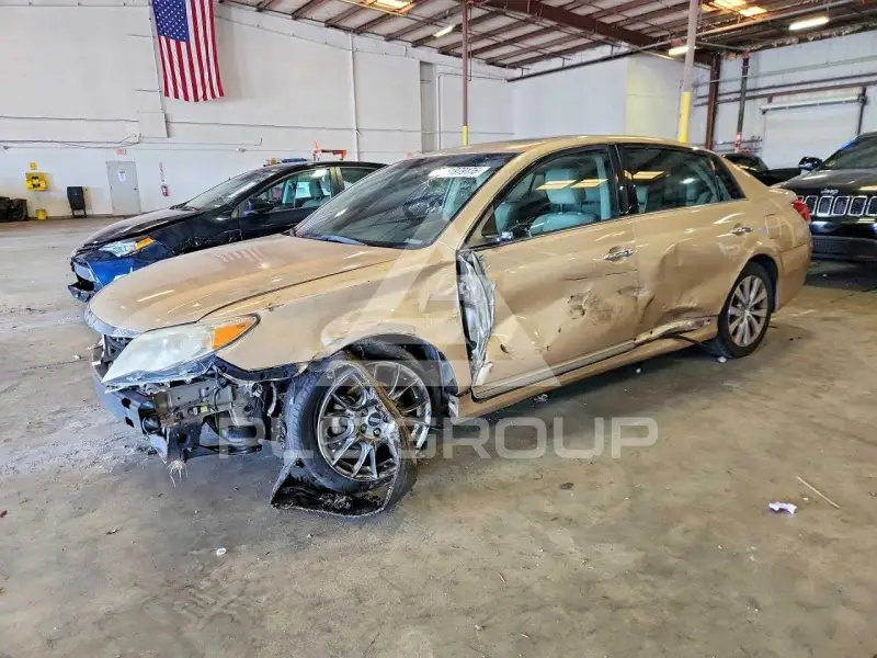 2011 Toyota AVALON photo