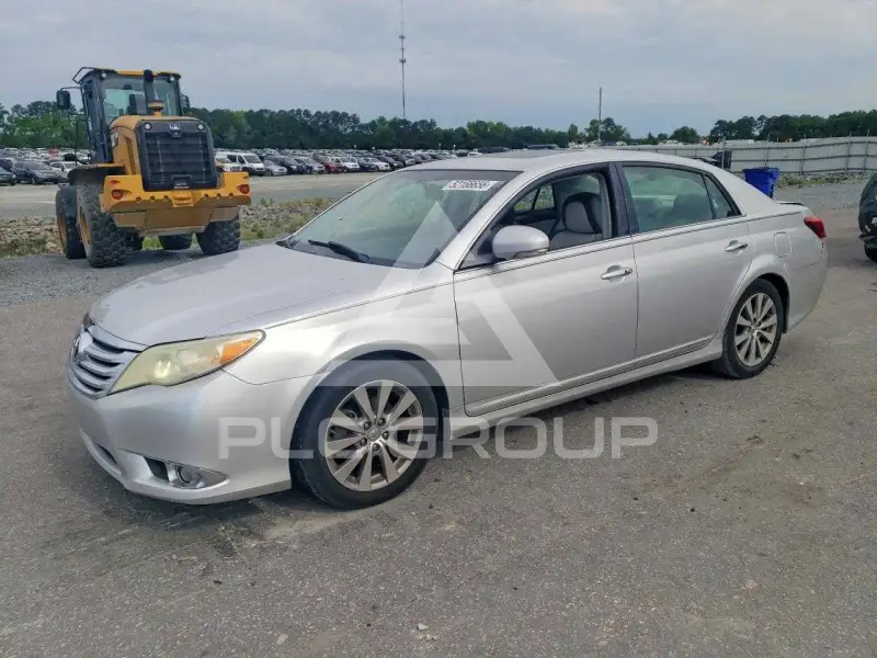 2011 Toyota AVALON фото