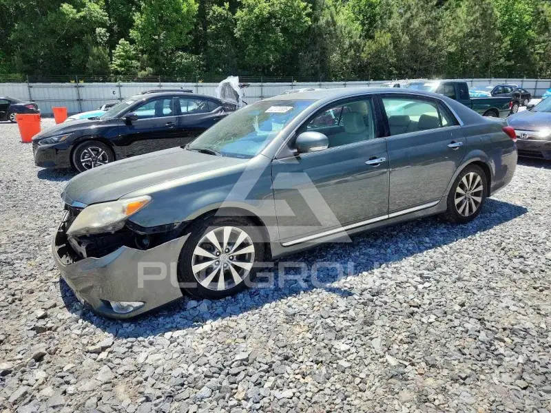 2011 Toyota AVALON photo