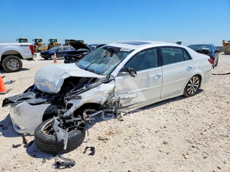 2011 Toyota AVALON photo