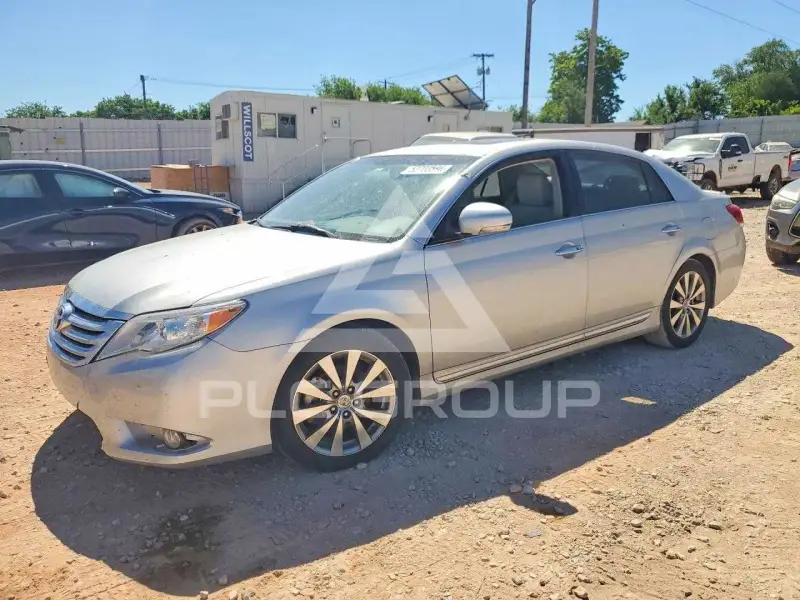 2011 Toyota AVALON photo