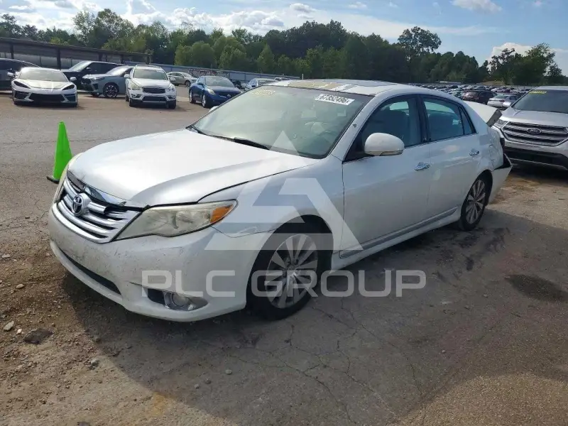 2011 Toyota AVALON photo