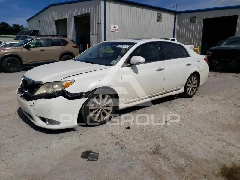2011 Toyota AVALON photo