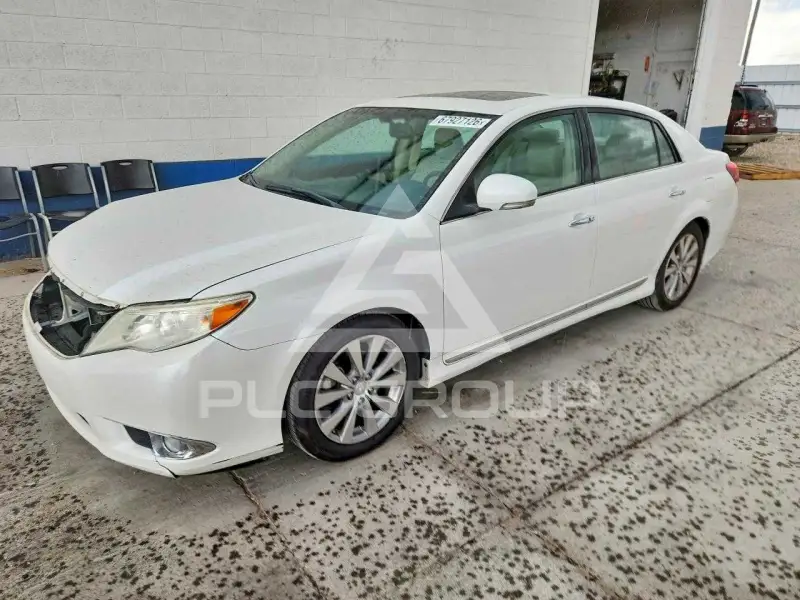 2011 Toyota AVALON фото