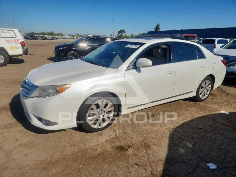 2011 Toyota AVALON фото