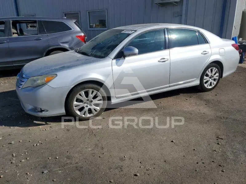 2011 Toyota AVALON фото